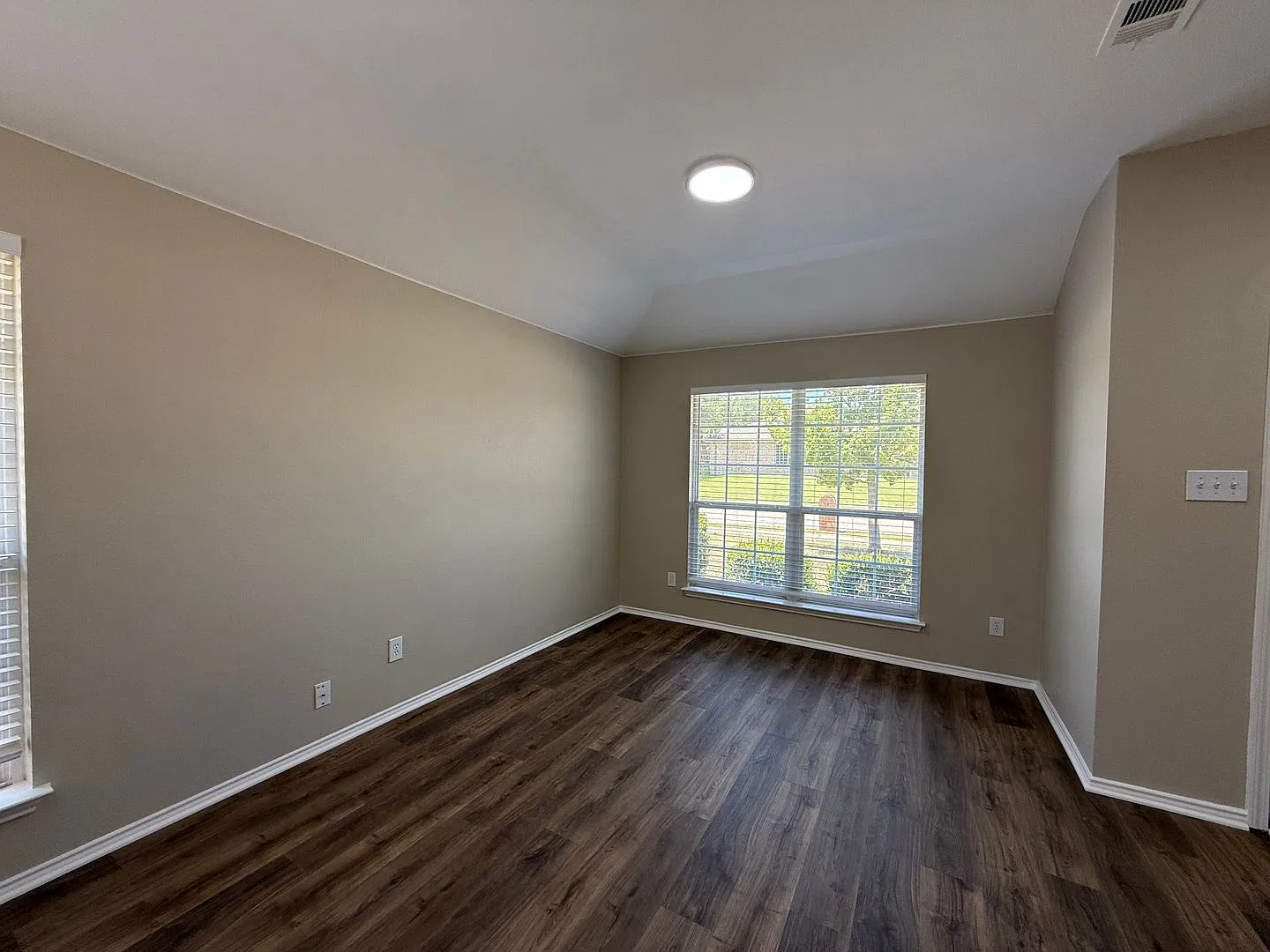 Fantastic Rental In Lofland Farms — Photo 3