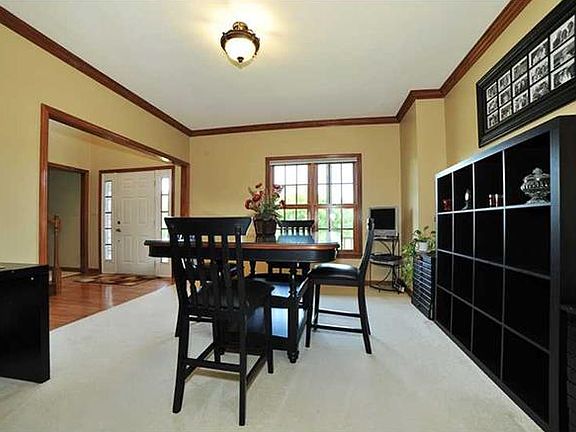 4th image of 504 Cathys Ct
