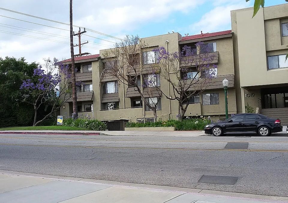 1st image of 1019 E Glenoaks Blvd #F02cad385
