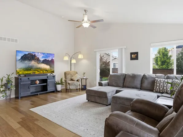 1869 Egnar St, Loveland, CO 80538