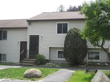 901 Mammoth Rd #6 — Photo 1