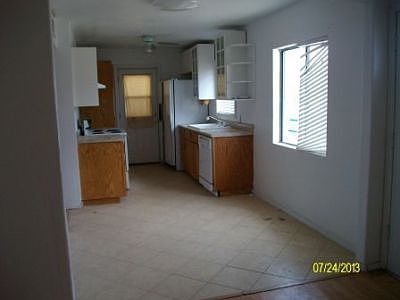 Dining area & kitchen view