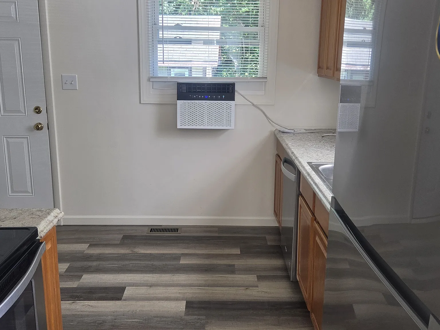 2 bed, 720 sqft, $1,400 — Photo 3