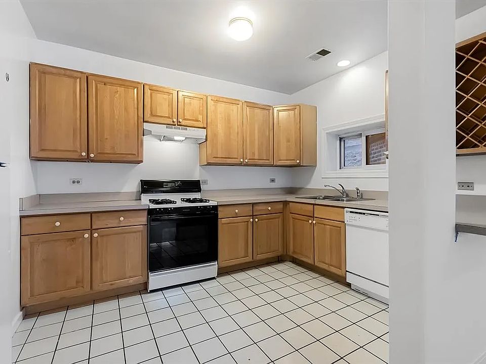 1st image of 3504 N Sheffield Ave APT 1