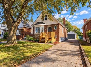 75 Barons Ave S, Hamilton, ON L8K 2Y4