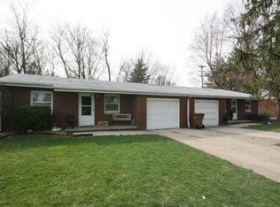 401 Ellen Ave, Savoy, IL