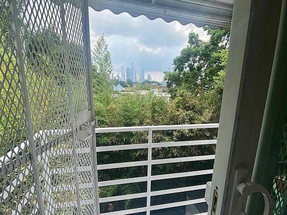 4th image of 3212 Pleasant Ave Unit 3