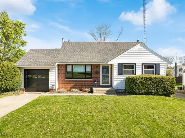 1015 Cornell Dr, Alliance, OH 44601