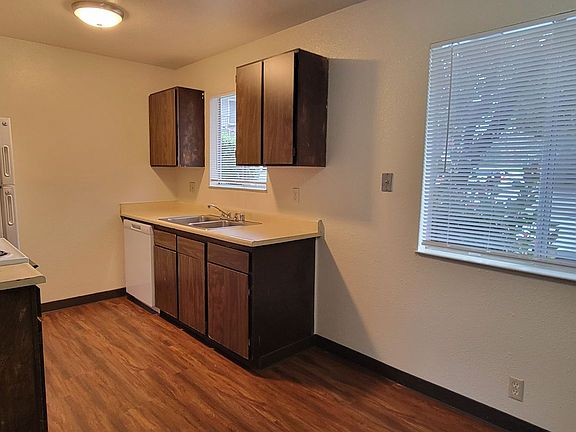 5th image of 105 Boulder Creek Ct #A