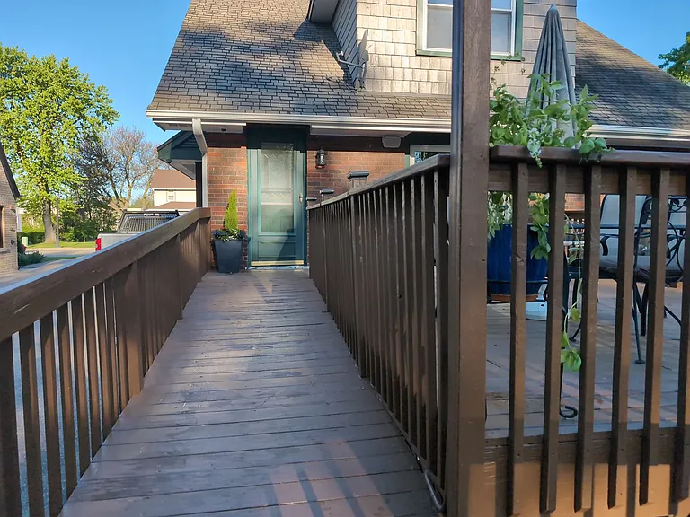 417 N Hough St — Photo 23