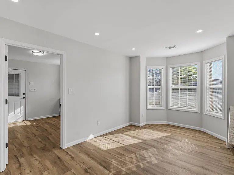87 Park Ln — Photo 22