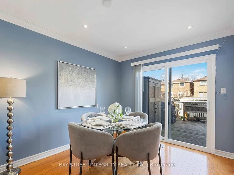 22 Dunbar Cres — Photo 3