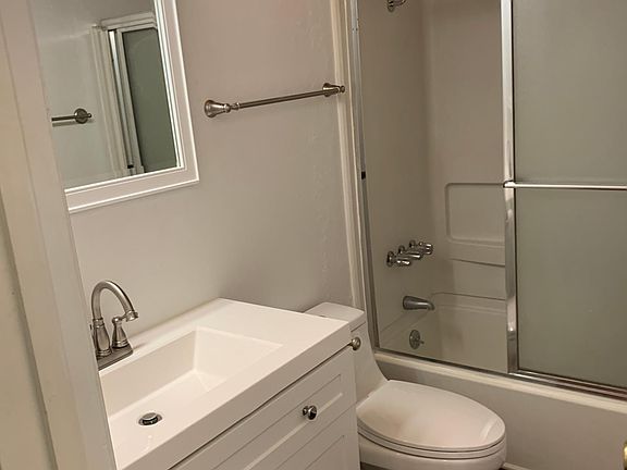 2nd image of 2291 James Ave APT 1