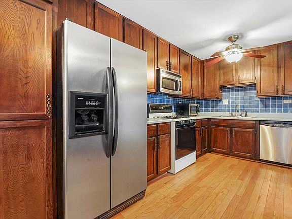 3rd image of 1041 W Ogden Ave APT 118