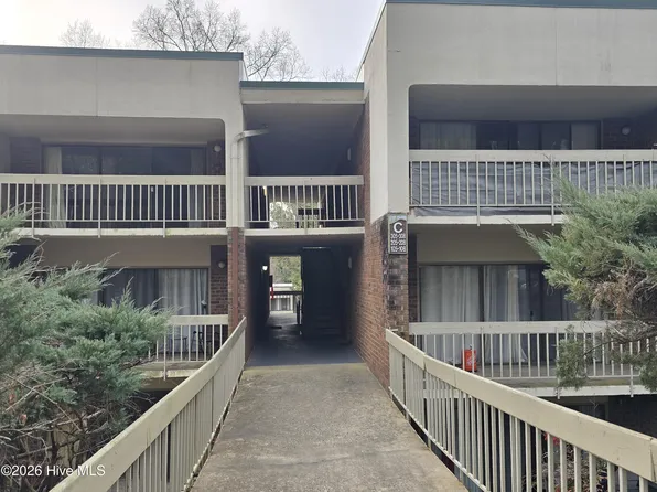 500 Umstead Drive Unit 306, Chapel Hill, NC 27516