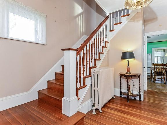 3rd image of 34 Nichols St