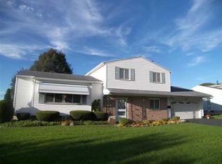 36 Georgian Dr, Rochester, NY 14609