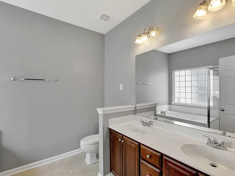 416 Green Park Ln — Photo 6