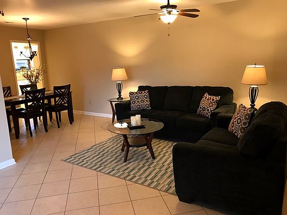 3rd image of 4817 NE Winfield Cir