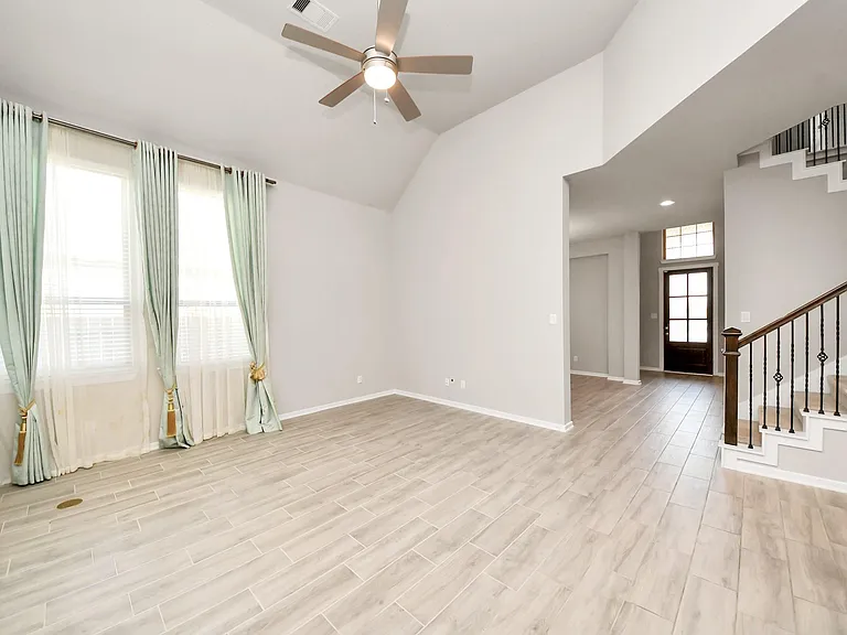 24754 Levante Dr — Photo 30