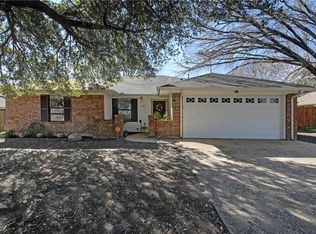 1104 Murry Dr N, Cleburne, TX 76033