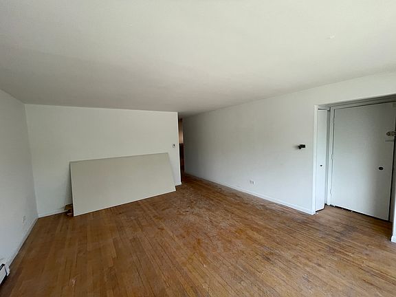 4th image of 1912 State St Unit 2