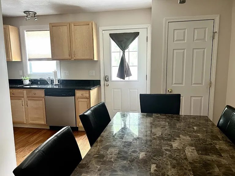 11 Carpenter Ave #A — Photo 7