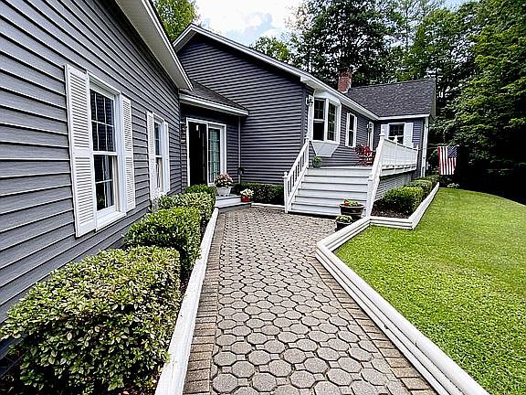 4th image of 50 Knapp Rd