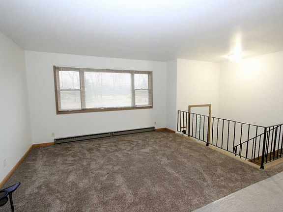 5th image of 3201 Elaine Dr