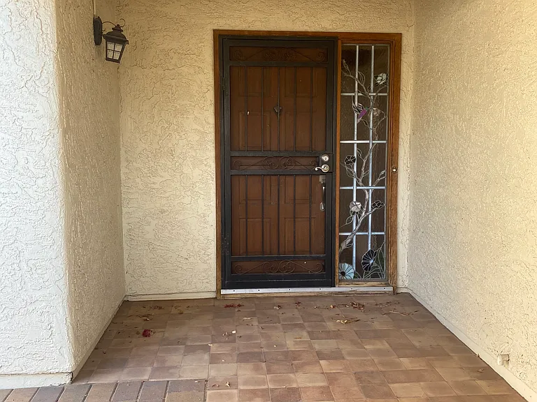 2909 W Sierra St — Photo 3