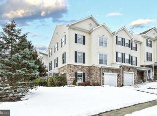 2110 Maple Crest Blvd, York, PA 17406