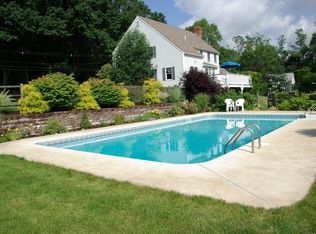 40 Locust St, Merrimac, MA 01860