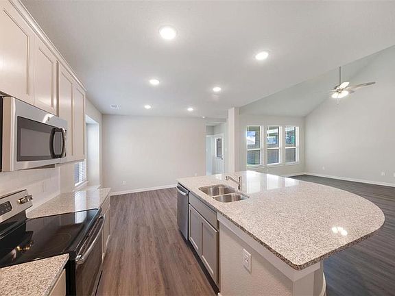 4th image of 3958 Chesapeake Dr