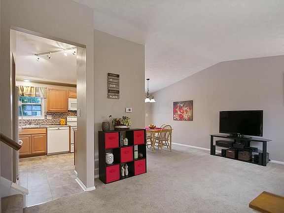 4th image of 2264 Quartz St