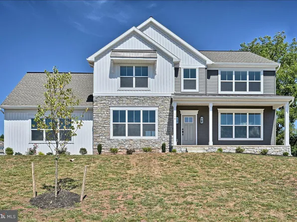 114 E Valley Rd, Denver, PA 17517