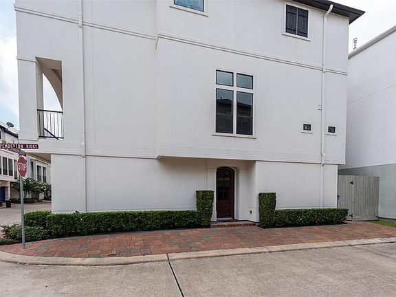 3rd image of 9604 Pemberton Crescent Dr