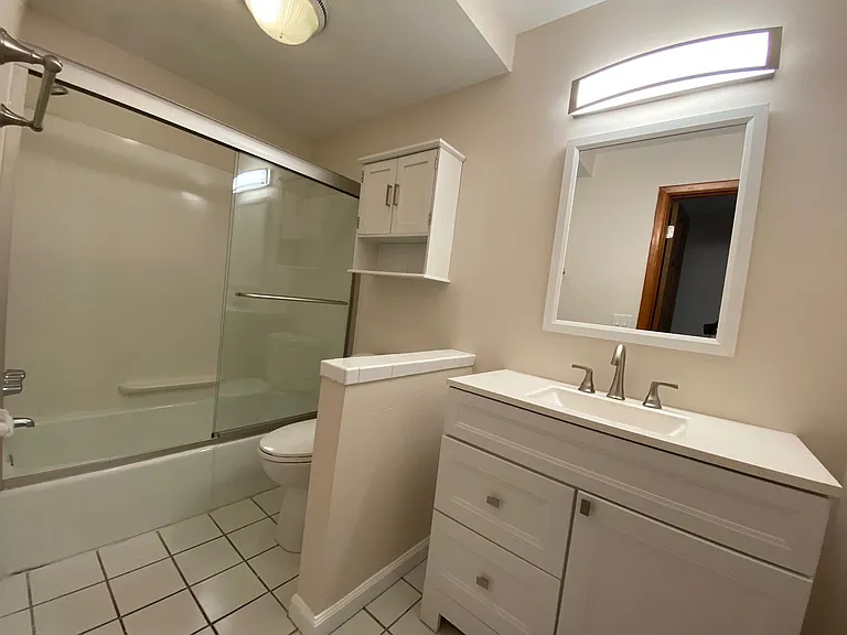 Chittenden Ave 34 UL — Photo 37