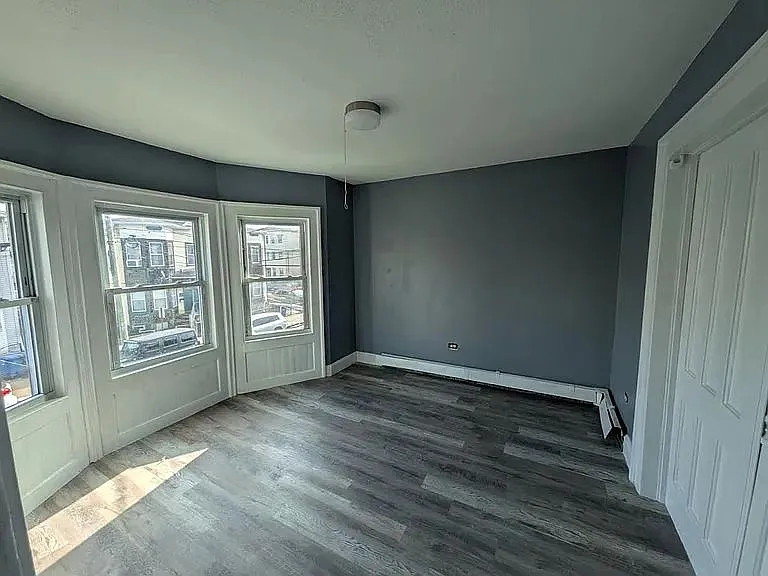 245 Brooks St #2L — Photo 2