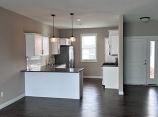 4452 Wyndham Dr, Bettendorf, IA 52722