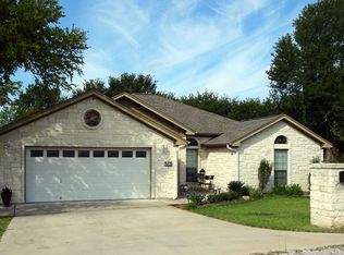 115 Eagle Point Dr, Kingsland, TX 78639