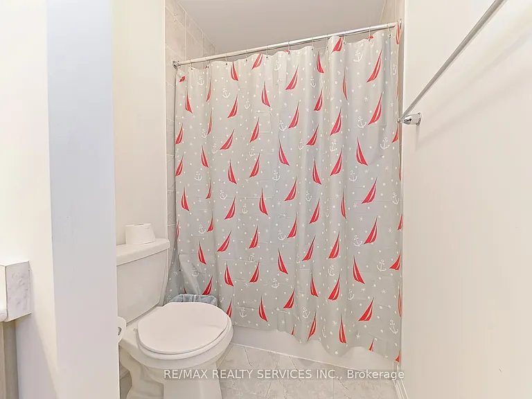 15 Blacklock St #19 — Photo 31