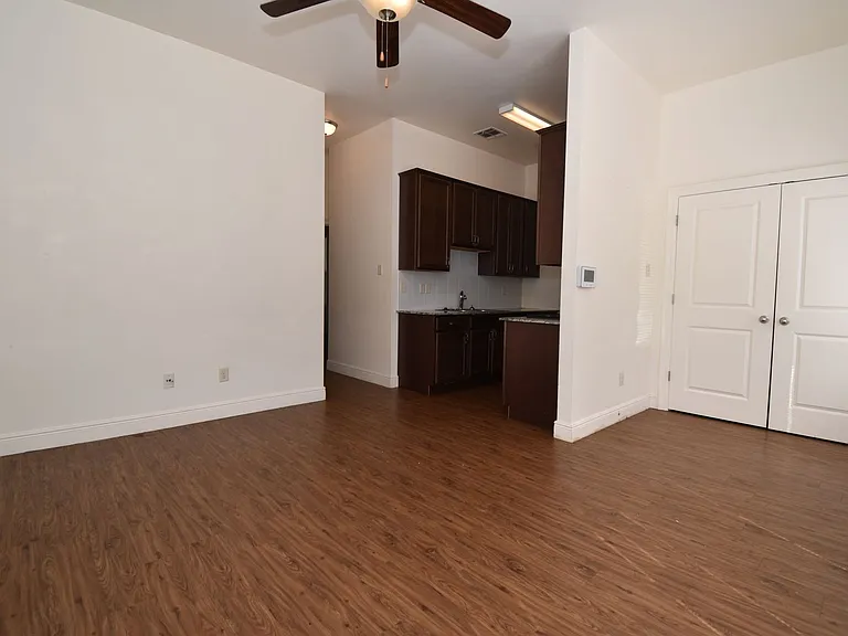 2408-2464 W Barnett Springs Ave — Photo 15