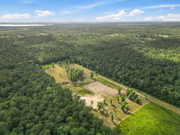 Labrador Ln, Wallisville, TX 77597