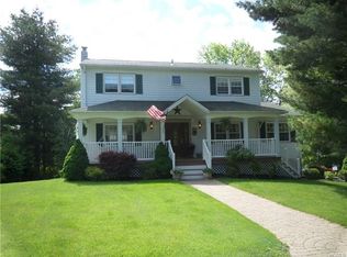 4 Clinton Ct, Monroe, NY 10950