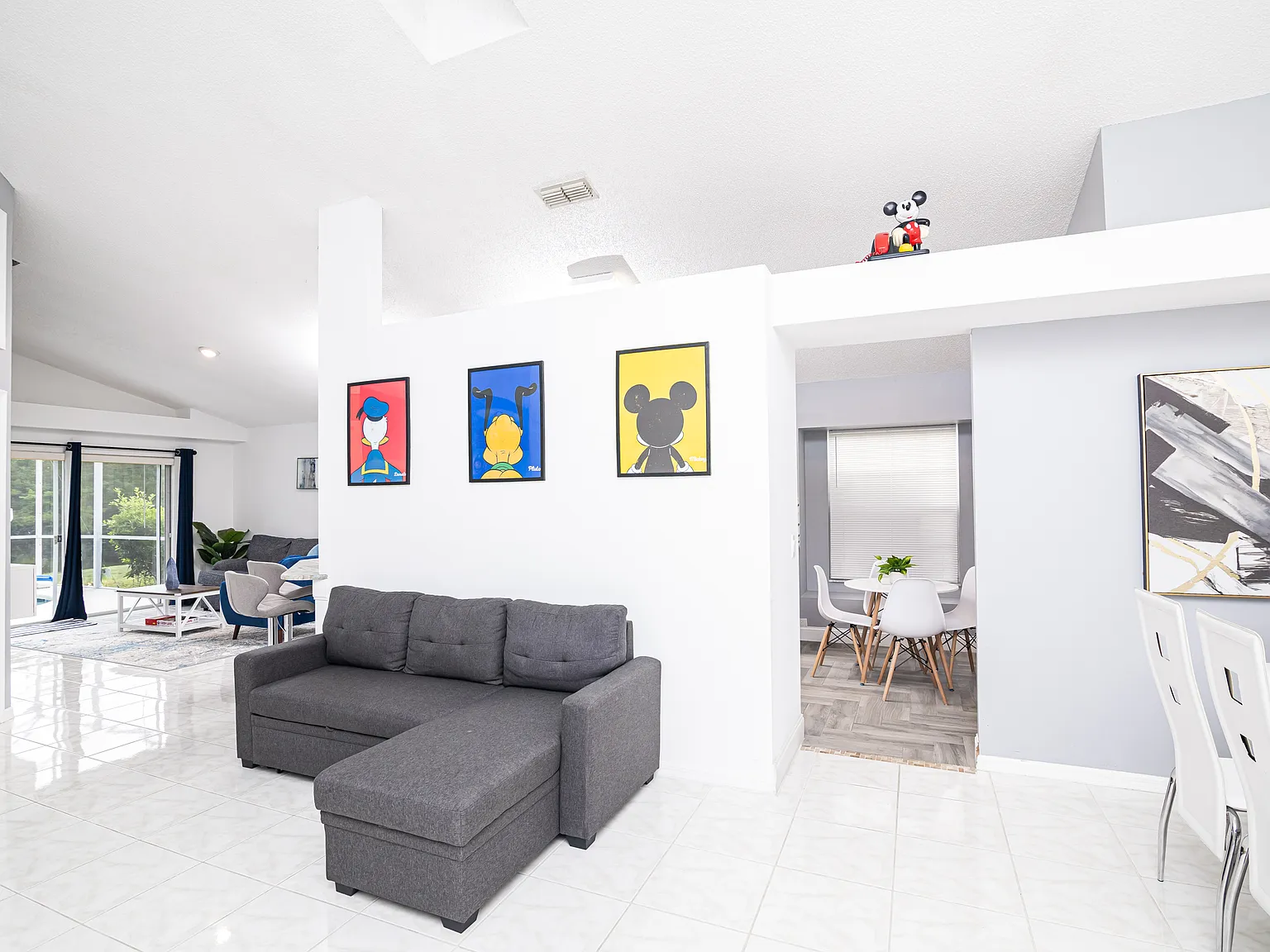 3 bed, 1598 sqft, $2,700 — Photo 2