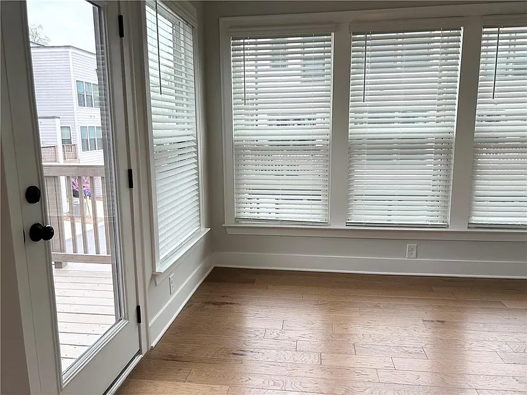 1038 Burnside Pl NW — Photo 8