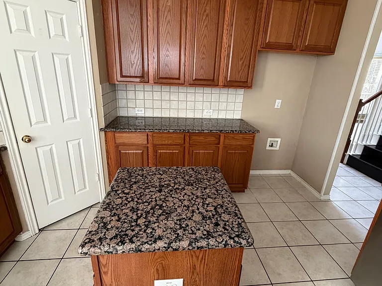 2513 Frosted Green Ln — Photo 15