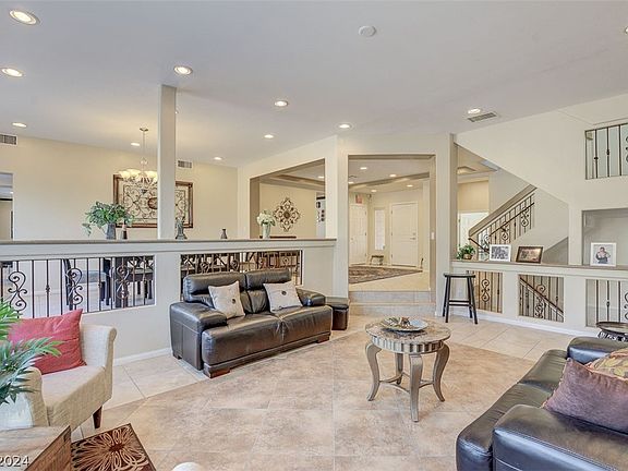 5th image of 8732 Castle Hill Ave