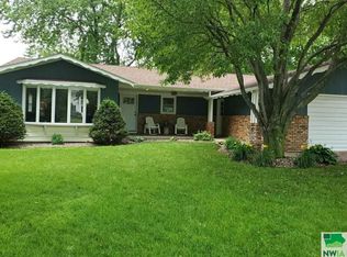 1215 1st Ave SE, Sioux Center, IA 51250