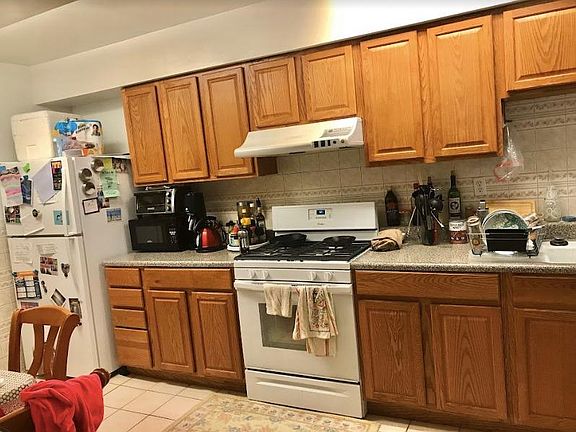 4th image of 850 27th Ave #A